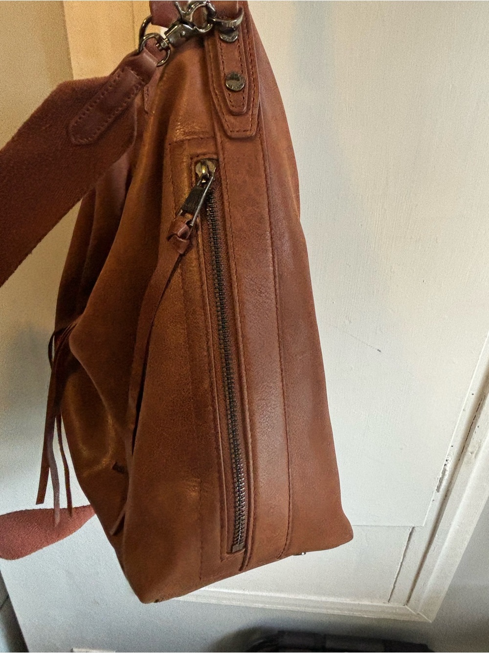 Botkier Brown Leather Zip-Top hobo bag with Crossbody Strap & Patterned Interior - Picture 7 of 9